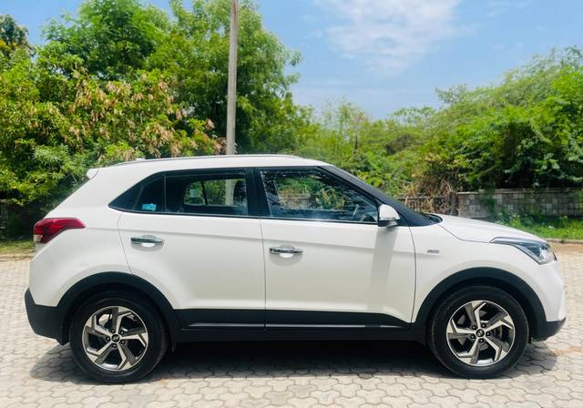https://images10.gaadi.com/usedcar_image/4533658/original/bafa8abc26fafac4bce9ca91f2b6a177.jpg?imwidth=6401