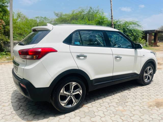 https://images10.gaadi.com/usedcar_image/4533658/original/processed_a8a22cd44ed59def2ed59e2f7d4b2420.jpg?imwidth=6402