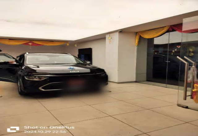 https://images10.gaadi.com/usedcar_image/4533668/original/fcaadbf2-4b3b-4f03-bc37-15eebc481de8.?imwidth=6400