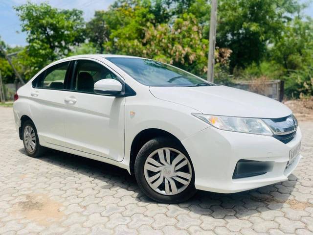 https://images10.gaadi.com/usedcar_image/4533680/original/processed_902ecadcdcef8adfb6c2754ffb8ceb53.jpg?imwidth=6400