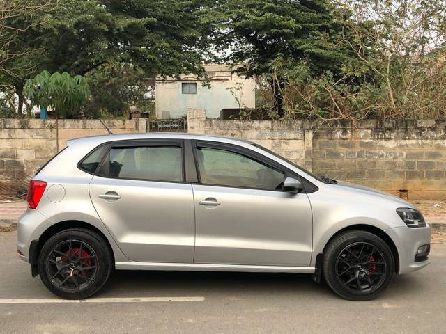 https://images10.gaadi.com/usedcar_image/4533682/original/19a3e7cc8db9024815225a0685f57f36.jpg?imwidth=6401