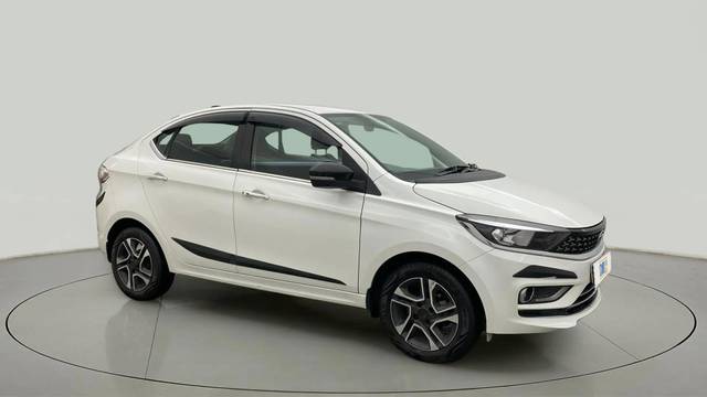 https://images10.gaadi.com/usedcar_image/4533698/original/dd3163edb7ada5ce95cf416610149039.jpg?imwidth=6400