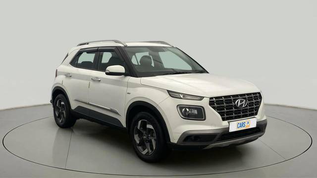 https://images10.gaadi.com/usedcar_image/4533699/original/d1952697fac2d81a6f2d2f888f9800ea.jpg?imwidth=6400