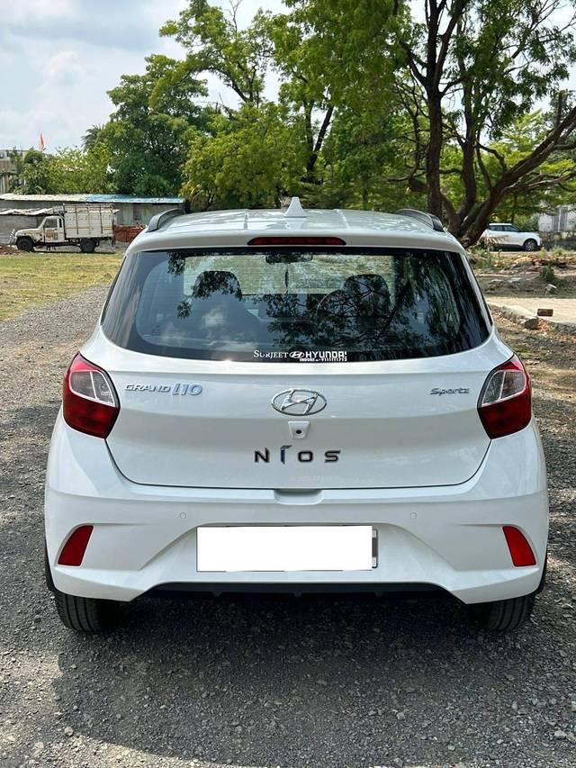 https://images10.gaadi.com/usedcar_image/4533701/original/processed_c72736997cc8469ad27f861bc5322ce5.jpeg?imwidth=6402