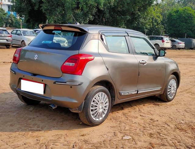 https://images10.gaadi.com/usedcar_image/4533704/original/processed_691db92a5079f7c7f95226d9a2480e3f.jpg?imwidth=6402