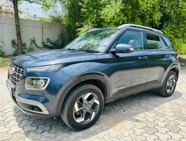 https://images10.gaadi.com/usedcar_image/4533706/original/processed_478345fb8ba9b55280afd47f8ff187ad.jpg?imwidth=6400