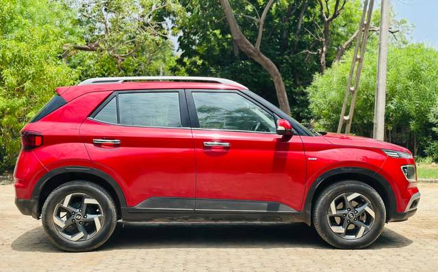 https://images10.gaadi.com/usedcar_image/4533710/original/8e6277da2054a73fee996131f008e8ff.jpg?imwidth=6401