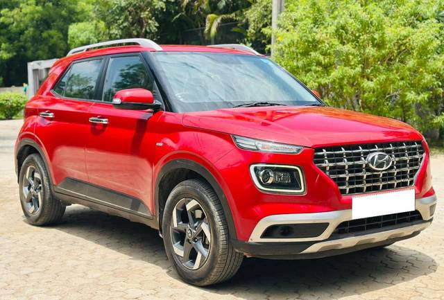 https://images10.gaadi.com/usedcar_image/4533710/original/processed_7bd632a09c19a8f95b248cde57a913bd.jpg?imwidth=6400