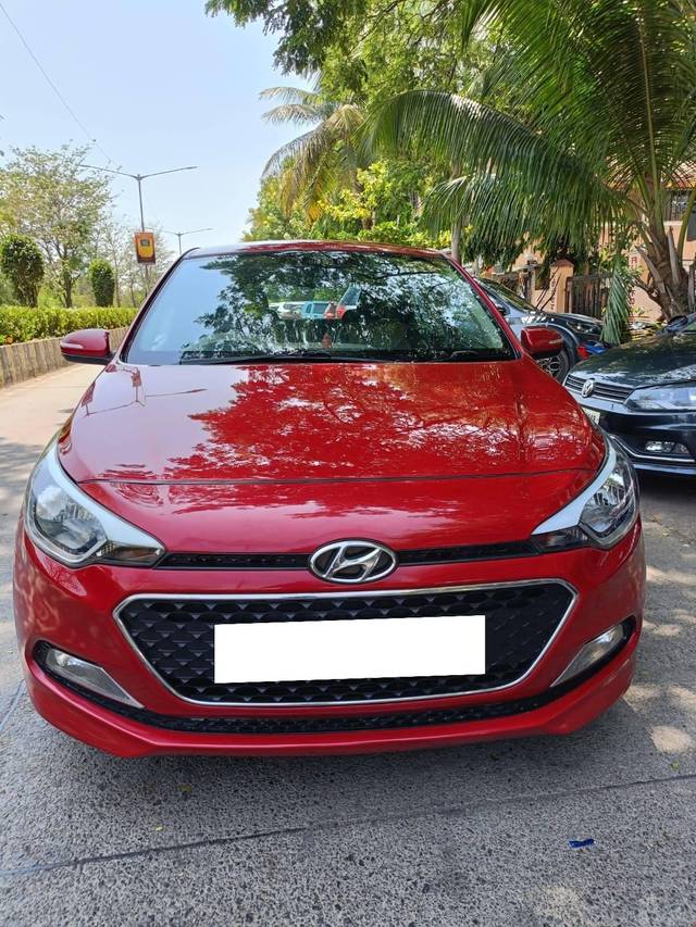 https://images10.gaadi.com/usedcar_image/4533711/original/processed_07dd8bb3dfb6c17a4f2f65cd4c9805d7.jpg?imwidth=6402