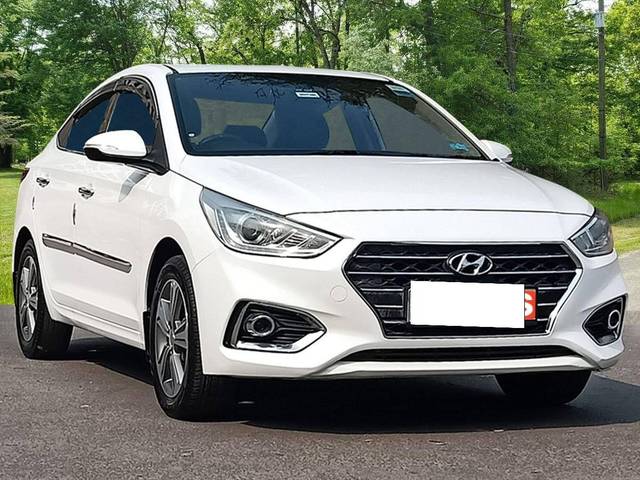 https://images10.gaadi.com/usedcar_image/4533713/original/processed_0ab0ea7e80c045a5e18d09a6c0345b8d.jpg?imwidth=6400