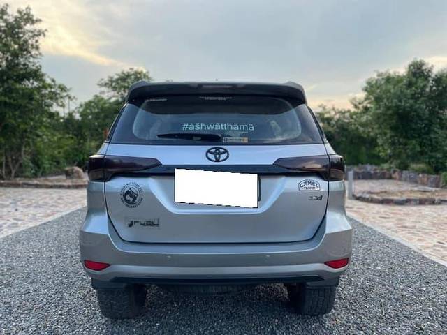 https://images10.gaadi.com/usedcar_image/4533727/original/processed_8b16625d327c33c55e026d8e887cd74a.jpg?imwidth=6402