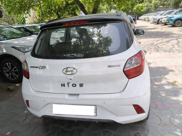 https://images10.gaadi.com/usedcar_image/4533775/original/processed_000cf19620802c52e99ca9675ab65807.jpg?imwidth=6402
