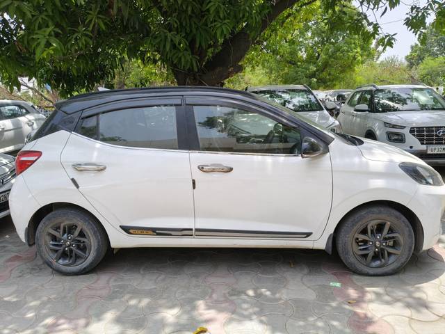 https://images10.gaadi.com/usedcar_image/4533775/original/processed_b1a58bd1c87bfe1fec185af7f41a8070.jpg?imwidth=6401