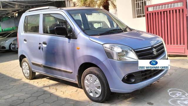 https://images10.gaadi.com/usedcar_image/4533789/original/processed_b659e605ac5841d2a917d3b7a8c6485f.jpg?imwidth=6400