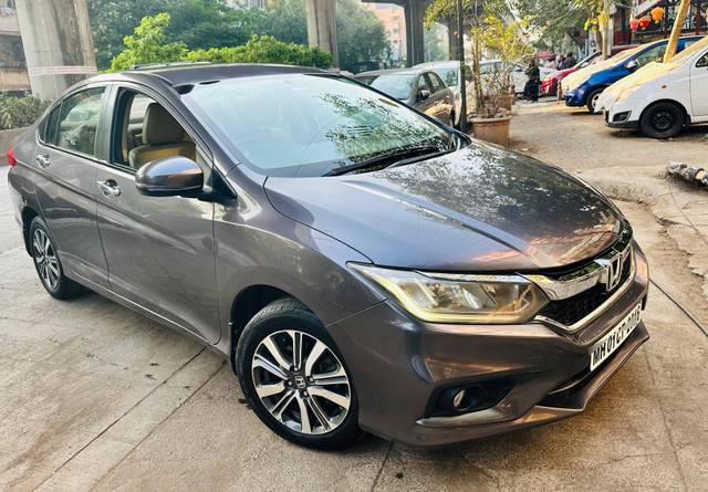 https://images10.gaadi.com/usedcar_image/4533798/original/processed_e6a44e3b44eed21dfaa7107023727b00.jpg?imwidth=6400