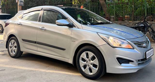 https://images10.gaadi.com/usedcar_image/4533850/original/processed_a40af4e7-9904-40b8-a175-eceb07f334d7.jpg?imwidth=6400