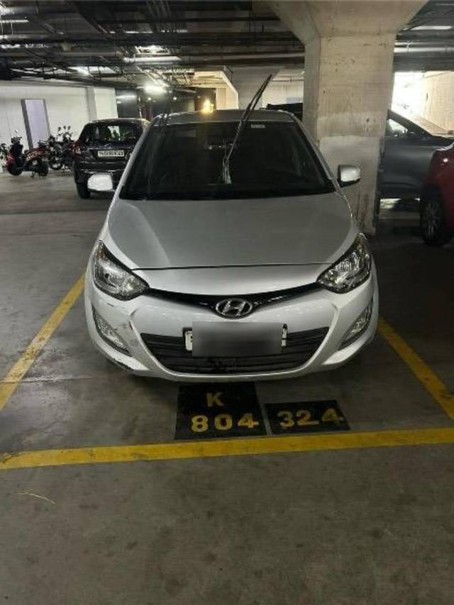 https://images10.gaadi.com/usedcar_image/4533855/original/processed_bbfb9197-9730-4488-ab3a-40e080b4c74d.jpeg?imwidth=6401