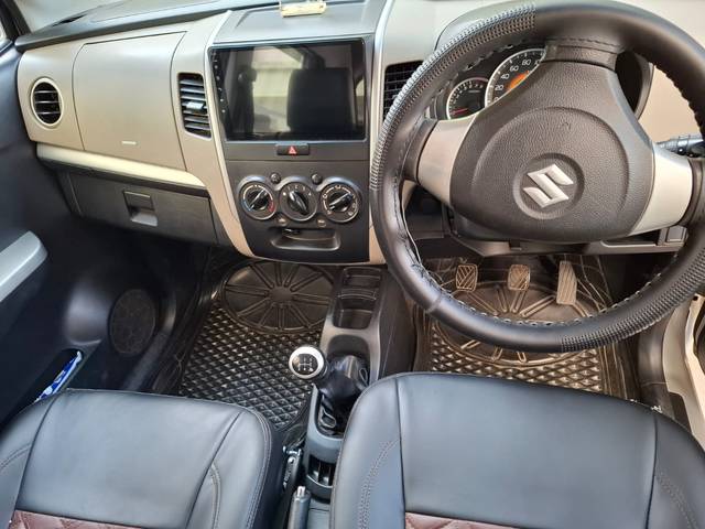 https://images10.gaadi.com/usedcar_image/4533881/original/ec989850-fa14-458d-b16b-bf2035d13738.jpg?imwidth=6402