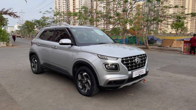 https://images10.gaadi.com/usedcar_image/4533892/original/processed_668aea61f6f71bc052323e4ea1ee2126.jpg?imwidth=6400