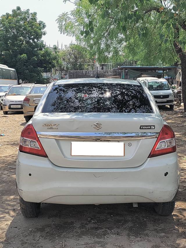 https://images10.gaadi.com/usedcar_image/4533899/original/processed_71c9b2923593365eeba59b7eaa788bdc.jpg?imwidth=6401