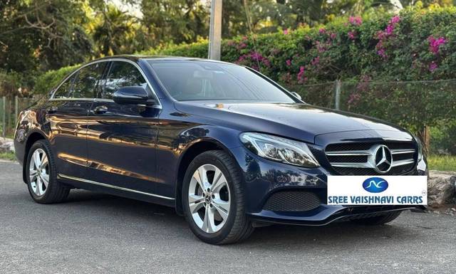 https://images10.gaadi.com/usedcar_image/4533905/original/processed_458a43657c6af6dd4c89c387a732eaed.jpg?imwidth=6400