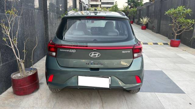 https://images10.gaadi.com/usedcar_image/4533906/original/processed_030bf46cc7e545d17791e60103353923.jpg?imwidth=6402