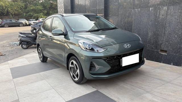 https://images10.gaadi.com/usedcar_image/4533906/original/processed_3e4a2989ec028e1563c86c94c551bf26.jpg?imwidth=6400