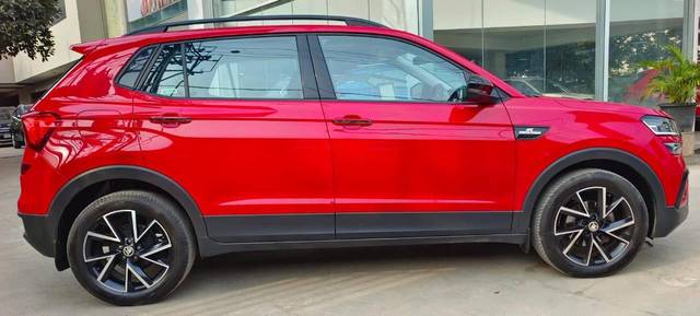 https://images10.gaadi.com/usedcar_image/4533908/original/processed_c2d67f6e237fa71563664b0c0e4d934a.jpg?imwidth=6401