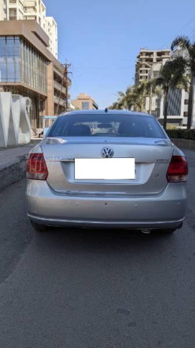 https://images10.gaadi.com/usedcar_image/4533924/original/processed_baa2a9e1-f9b0-478e-88a1-91470dc46f53.jpg?imwidth=6402