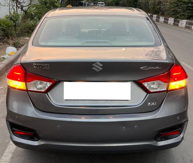 https://images10.gaadi.com/usedcar_image/4533958/original/processed_2efca93c-ac2f-4e48-b4e9-f64a60bd2b3a.jpg?imwidth=6402