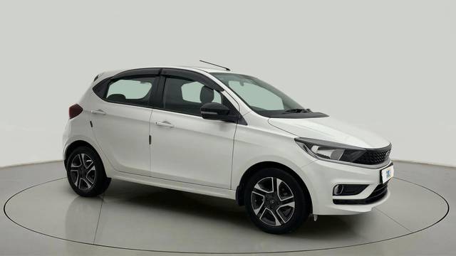 https://images10.gaadi.com/usedcar_image/4533965/original/f26b11df93ef760fac635457c54a1bb8.jpg?imwidth=6400