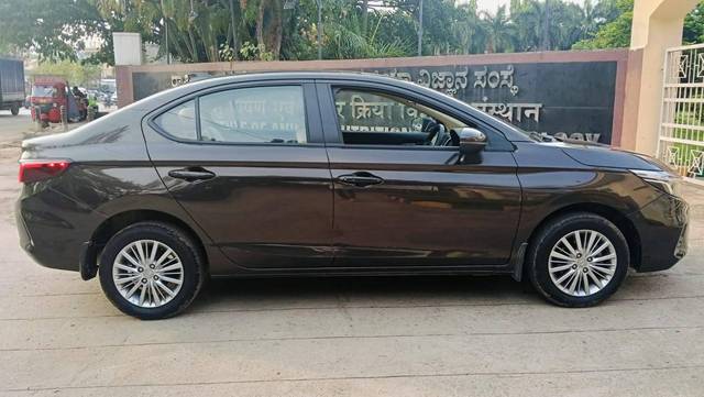 https://images10.gaadi.com/usedcar_image/4533969/original/processed_24fb0311148508793d107e44b52d18ec.jpg?imwidth=6401