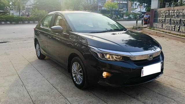 https://images10.gaadi.com/usedcar_image/4533969/original/processed_b433161a50f05a51d9764f8195b2e0df.jpg?imwidth=6400