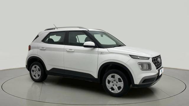 https://images10.gaadi.com/usedcar_image/4533985/original/3b45605e86cc9c101b7538b881950b92.jpg?imwidth=6400