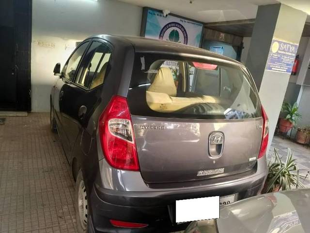https://images10.gaadi.com/usedcar_image/4533990/original/processed_d7fd6ad9-f189-4f9e-96cf-49c30f7a31d5.jpg?imwidth=6402