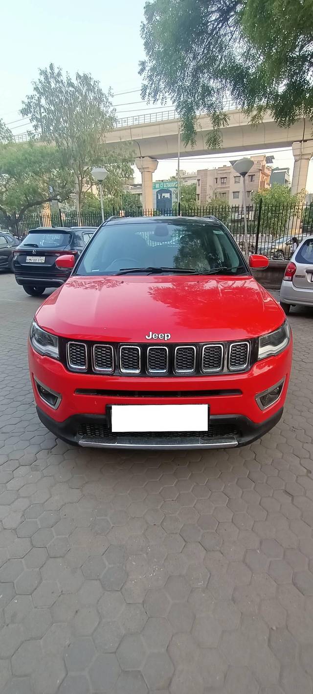 https://images10.gaadi.com/usedcar_image/4534048/original/processed_251a5ea3c57d7dd77f8f4f93a3b8ae6b.jpg?imwidth=6400