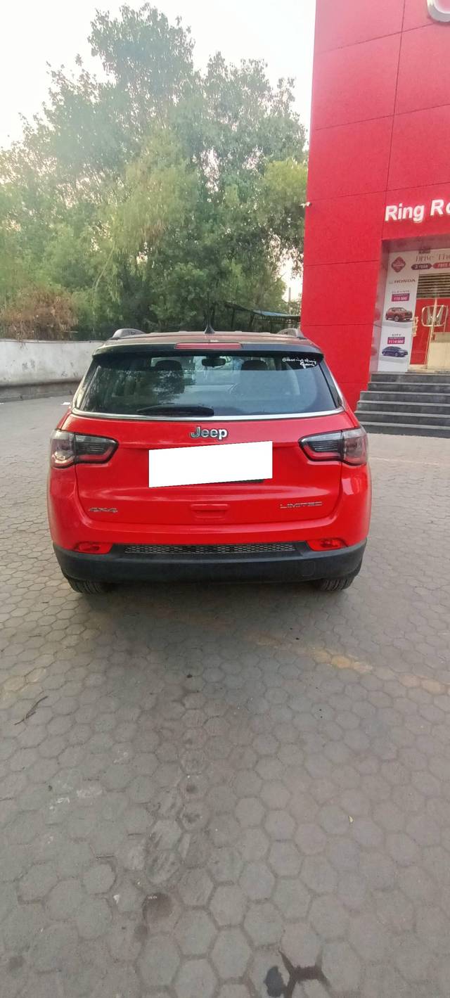 https://images10.gaadi.com/usedcar_image/4534048/original/processed_25e250dd7e80f773fa134cec0d1162a0.jpg?imwidth=6402