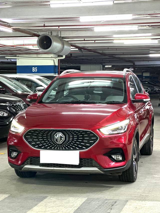 https://images10.gaadi.com/usedcar_image/4534050/original/processed_20deeb5e31d652003807e3f7640469fd.jpg?imwidth=6402