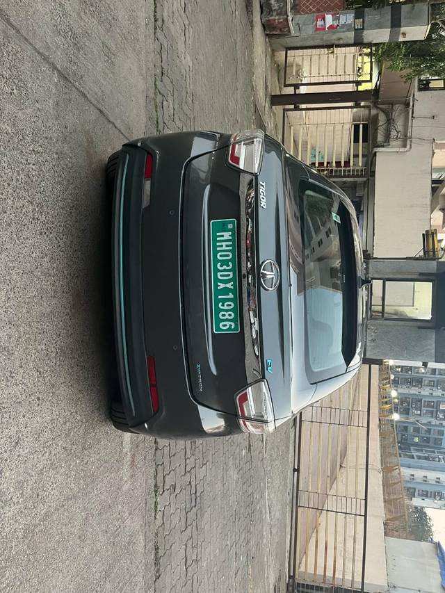 https://images10.gaadi.com/usedcar_image/4534055/original/0abd884609603bf099662778973a43cf.jpg?imwidth=6402