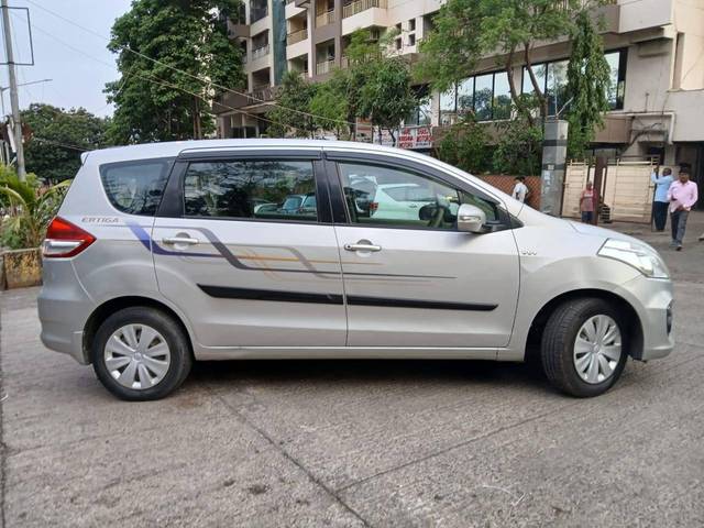 https://images10.gaadi.com/usedcar_image/4534062/original/processed_97f346e7c9690fb02391d5b874da4383.jpg?imwidth=6401