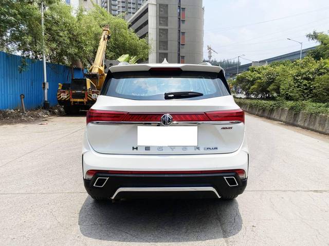 https://images10.gaadi.com/usedcar_image/4534100/original/processed_0bfb522d1e48949fa9c0d2ca7cbdca4e.jpg?imwidth=6401