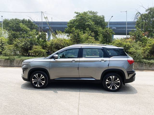 https://images10.gaadi.com/usedcar_image/4534101/original/b77315e59d695cb8786b2d95f4bb2234.jpg?imwidth=6402