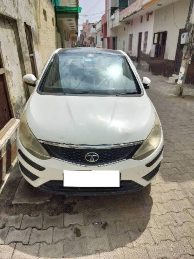 https://images10.gaadi.com/usedcar_image/4534127/original/processed_36b02625-aa5d-40b4-8214-a44797d49d3e.jpg?imwidth=6400