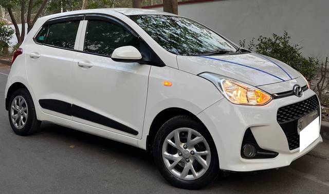 https://images10.gaadi.com/usedcar_image/4534137/original/processed_2061436b-0027-4515-b6e6-dfff184676e8.jpg?imwidth=6400