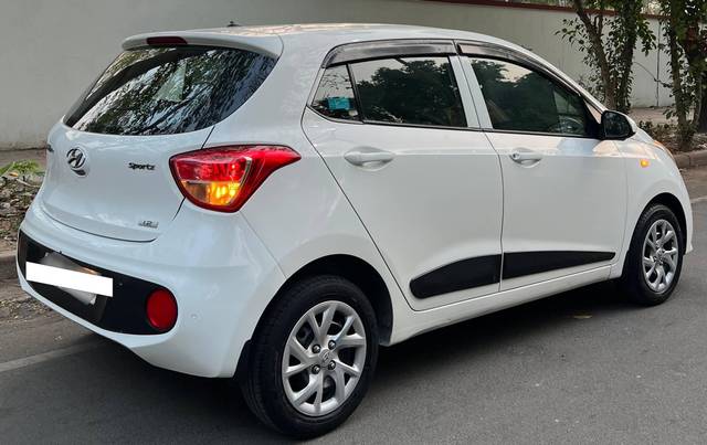 https://images10.gaadi.com/usedcar_image/4534137/original/processed_298b30ed-8614-4bd8-806f-6a066f8fcc5d.jpg?imwidth=6402