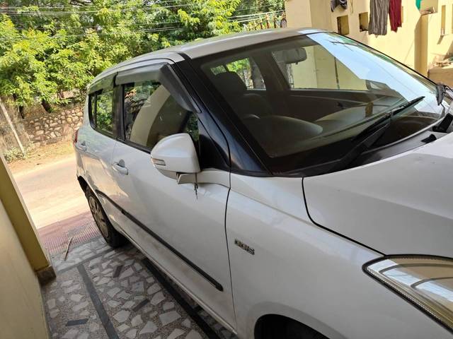 https://images10.gaadi.com/usedcar_image/4534142/original/processed_430d55a3-4760-4676-b3a5-45a30c274120.jpg?imwidth=6400