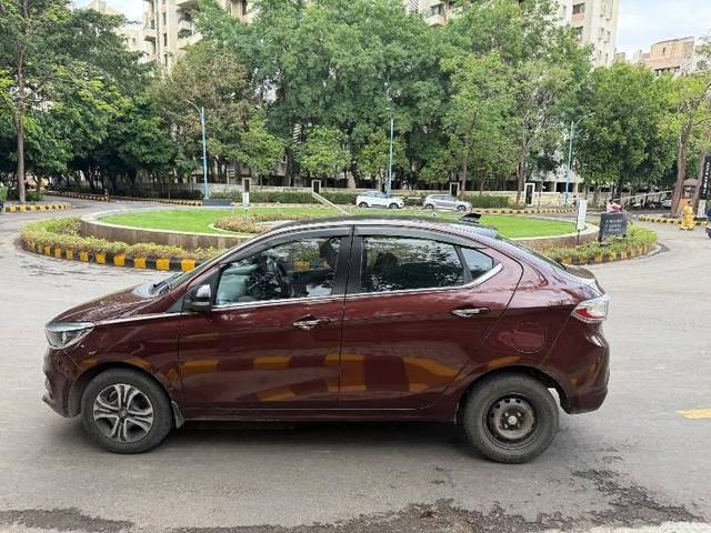 https://images10.gaadi.com/usedcar_image/4534180/original/processed_aa630761-21e0-4df3-87e9-e69f3bd0520e.jpeg?imwidth=6402