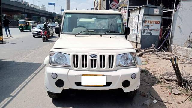 https://images10.gaadi.com/usedcar_image/4534192/original/processed_f3402ba70c83e54452f8928e36f0fd03.jpg?imwidth=6402