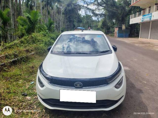 https://images10.gaadi.com/usedcar_image/4534193/original/processed_1d9afb18-a2ae-48e9-8e67-5a4ece59dcaa.jpg?imwidth=6400