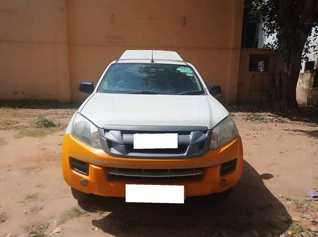 https://images10.gaadi.com/usedcar_image/4534195/original/processed_8f4cfb1645f12b7025e1d3ee5ed661a7.jpg?imwidth=6402